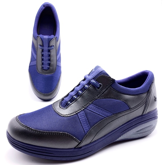 grasshopper shoes wide width